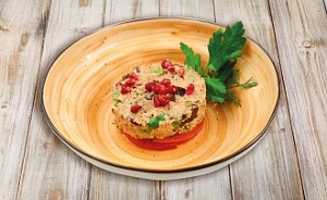Салат из печеных баклажанов с томатами и грецким орехом ДеДа